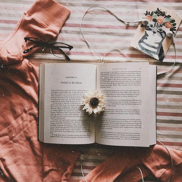 The same image now floated to the right